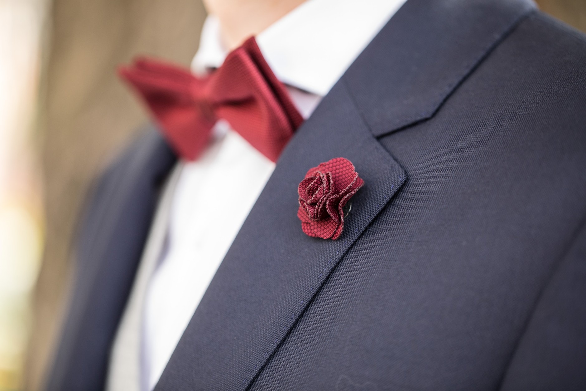 Hochzeitsanzug Blumenschmuck